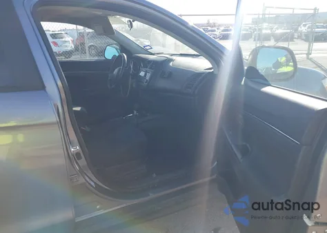 2015 Mitsubishi Outlander Sport Es z USA, uszkodzony, nr VIN 4A4AP3AUXFE018576